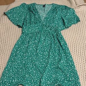 SHEIN Green Floral Patterned Top